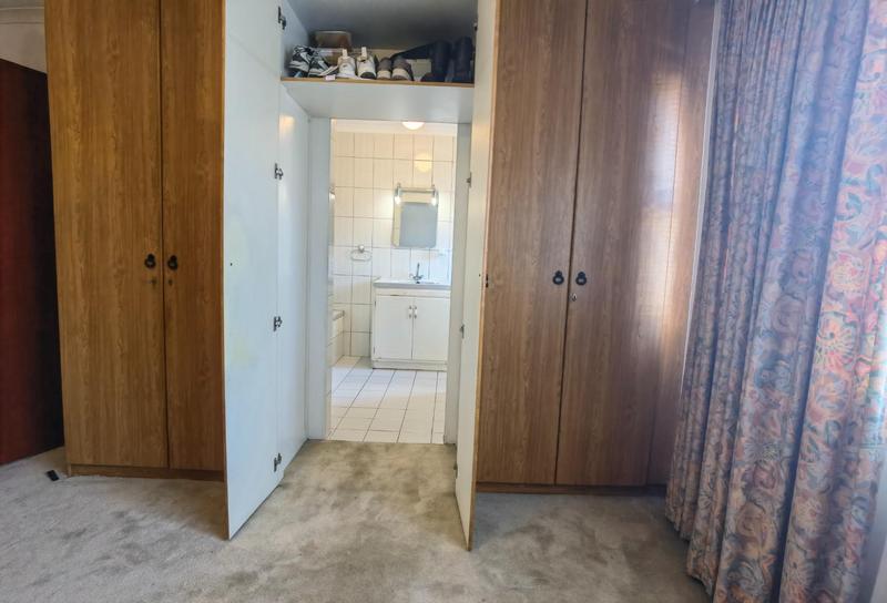 6 Bedroom Property for Sale in Cravenby Western Cape